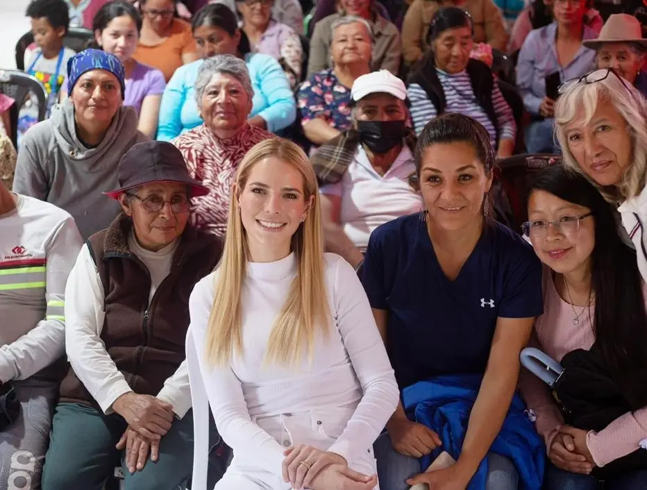 Familia beneficiada por las firmas